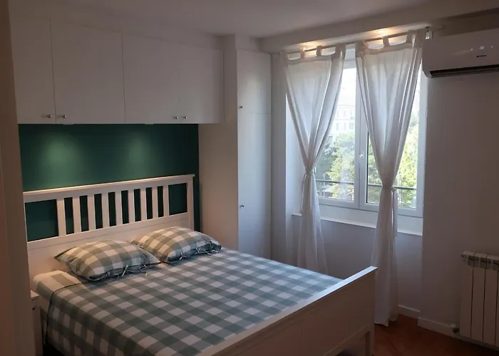 Central 1 Апартаменты Крайова